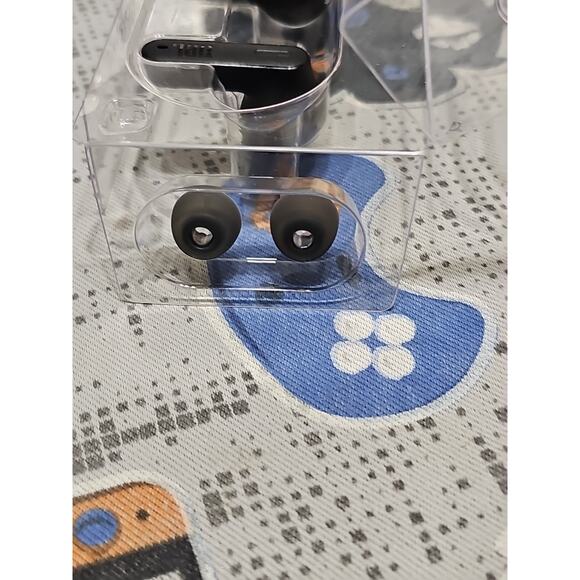 JBL By Harman Tune Beam Perfect Fit Wireless Pure Bass Zero Noise Earbuds, Black - Picture 4 of 9